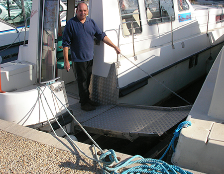 Le Triton 1060 un bateau adapté aux personnes à mobilité réduite